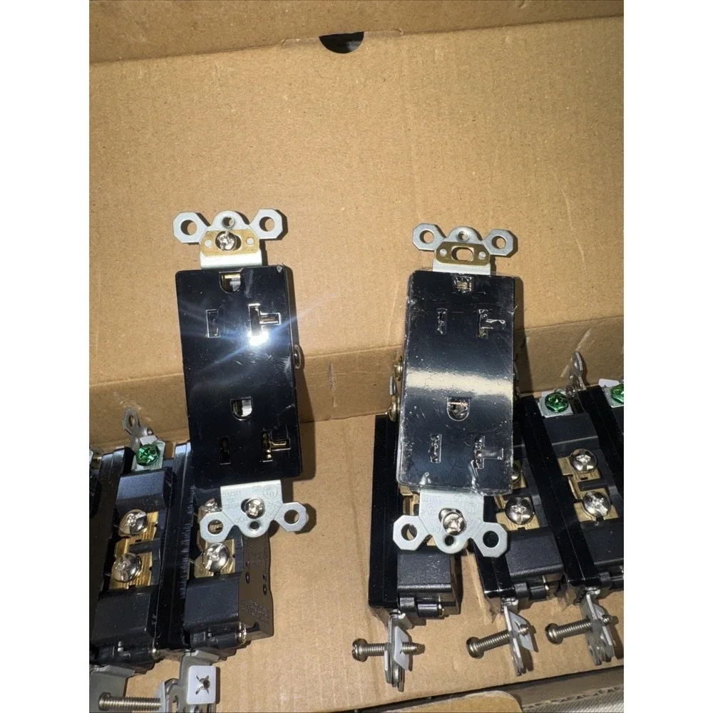 Lot of (20) New, Black TopELER receptacle, none- TamperResistant,20 Amp 125 volt